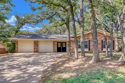 624 Hillview Dr, Hurst, TX, 76054-3464 | Card Image