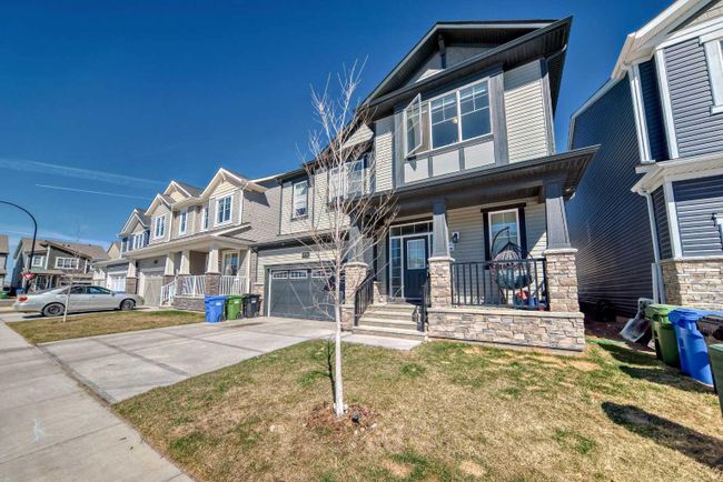 270 Carringham Road Nw, Home with 5 bedrooms, 3 bathrooms and 4 parking in Calgary AB | Image 2