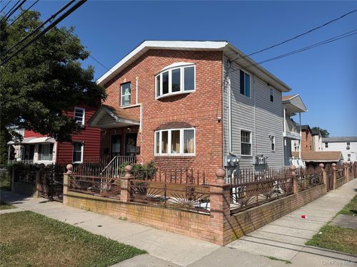 14302 222nd Street, New York, NY, 11413 | Card Image