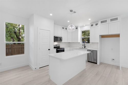 612 Lamar St, Sulphur Springs, TX, 75482-4171 | Card Image