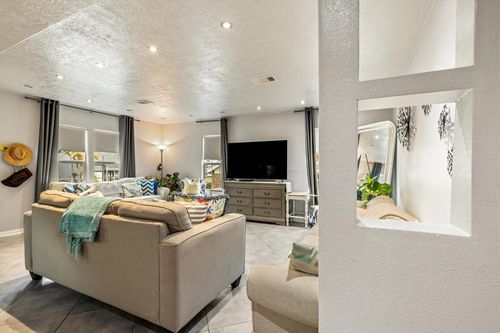 5219 Avenue Q, Galveston, TX, 77551-5152 | Card Image