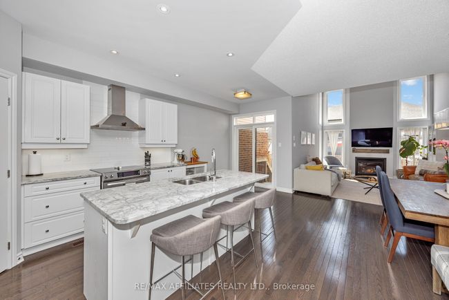 153 Mattingly Way, House attached with 3 bedrooms, 3 bathrooms and 2 parking in Manotick ON | Image 5