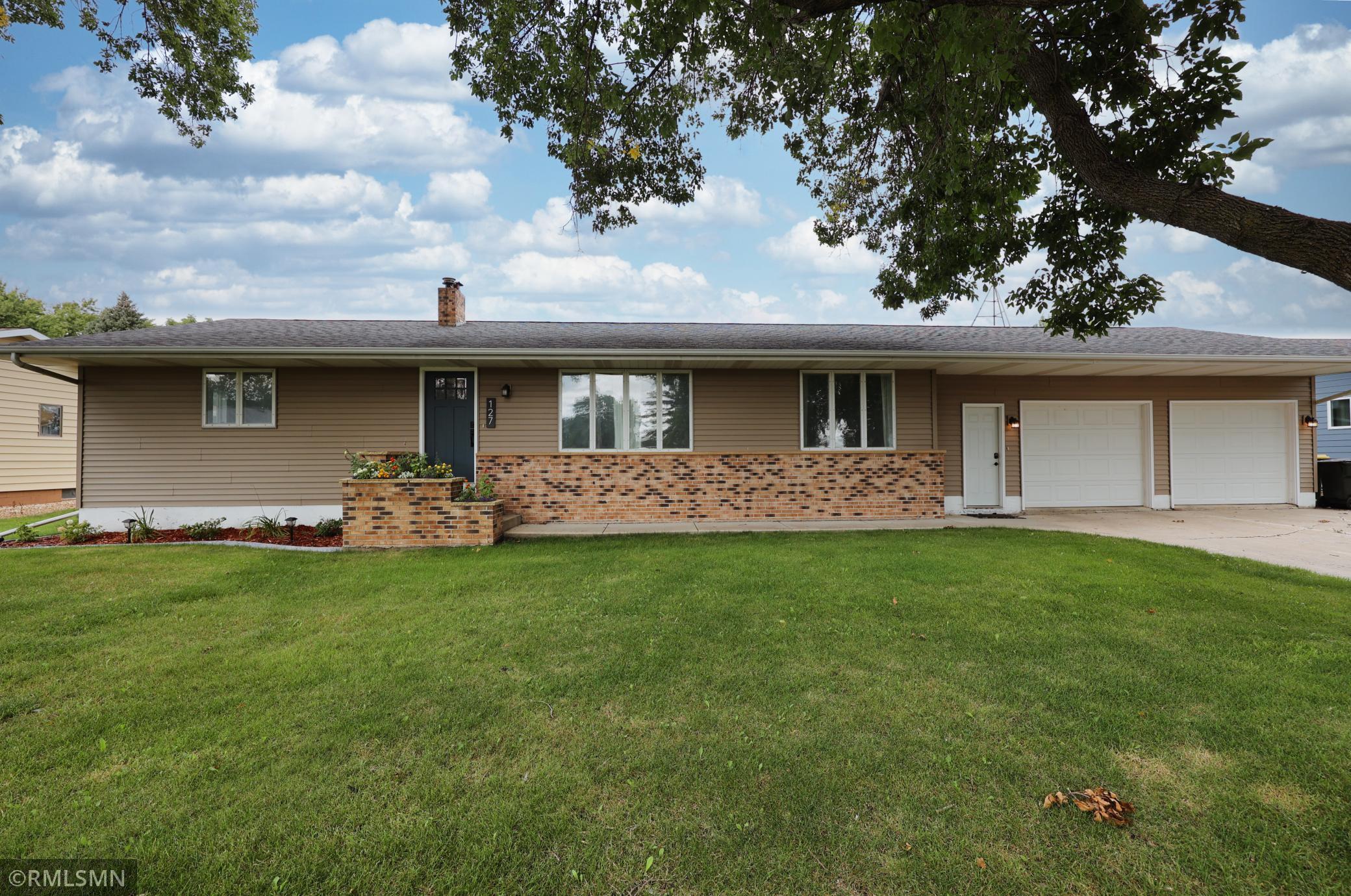 Hall Ave, Buffalo Lake, MN 55314
