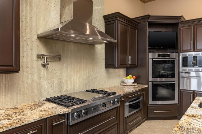 Gas Range with Grills, Pasta Faucet, Warming Ovens, Convection Ovens and more | Image 25