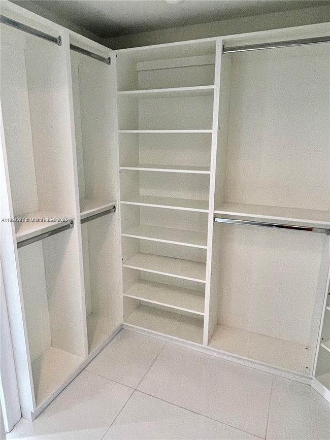 APT-2305 - 17301 Biscayne Blvd, Condo with 2 bedrooms, 3 bathrooms and null parking in Aventura FL | Image 13