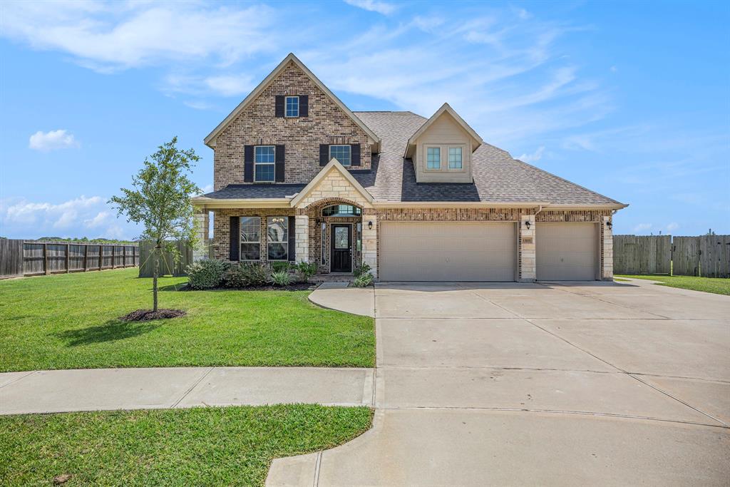 Apple Tree Cir, Dayton, TX 77535