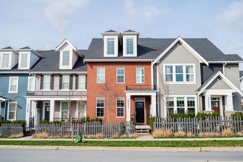 20171 83 Ave, Langley, BC, V2Y4L1 | Card Image