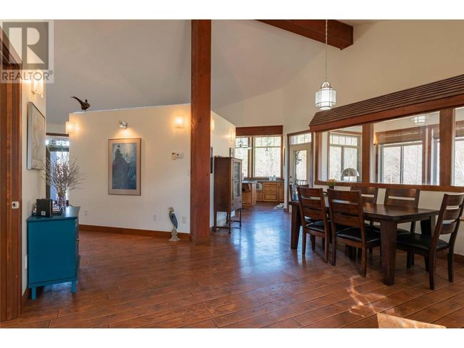 250 1 St Ave, House other with 3 bedrooms, 5 bathrooms and 3 parking in Kootenay Boundary BC | Image 4