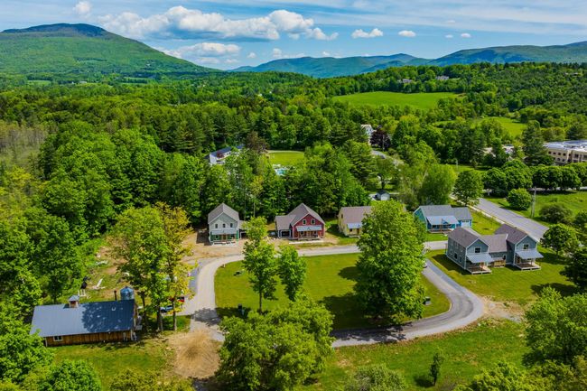 38 Jamesons Flts, Condo with 3 bedrooms, 3 bathrooms and null parking in Manchestr Ctr VT | Image 32