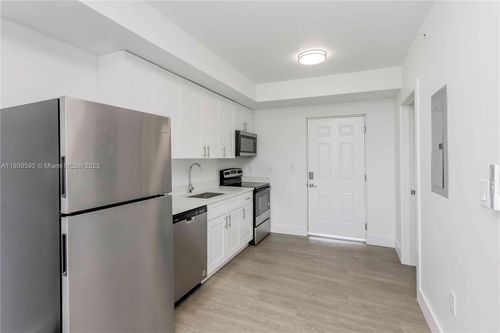 303-1620 Nw 18th St, Miami, FL, 33125-2433 | Card Image