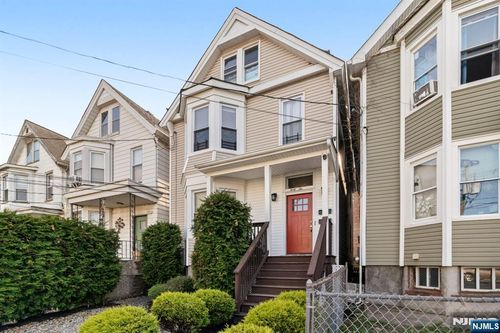 46 Lawrence St, Bloomfield, NJ, 07003-4605 | Card Image