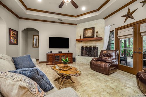 2581 Otter Way, New Braunfels, TX, 78132-4111 | Card Image