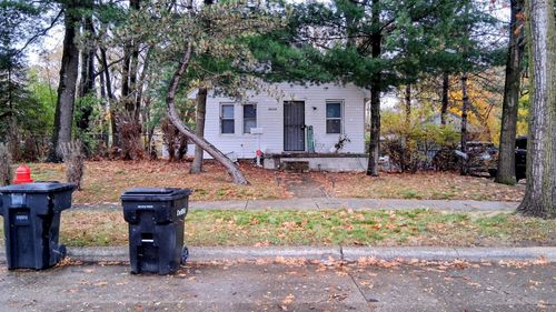 20058 Grandview St, Detroit, MI, 48219-1062 | Card Image