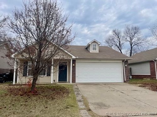 101 W Fairlane Court, Sapulpa, OK, 74066 | Card Image