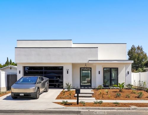 228 Costa Mesa St, Costa Mesa, CA, 92627-2208 | Card Image