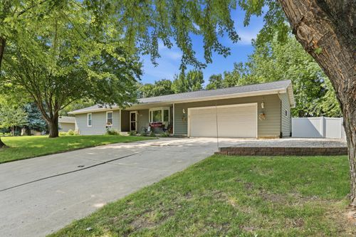 636 Shady Creek Cir, Winsted, MN, 55395-1105 | Card Image