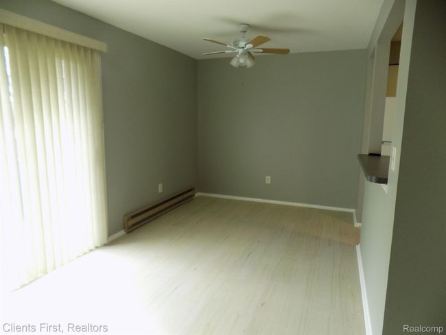 APT-4 - 7570 Woodview St, Condo with 2 bedrooms, 2 bathrooms and null parking in Westland MI | Image 6