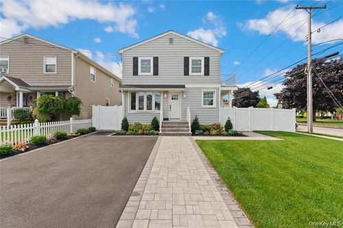 2-3914 Waverly Ave, Seaford, NY, 11783-2616 | Card Image