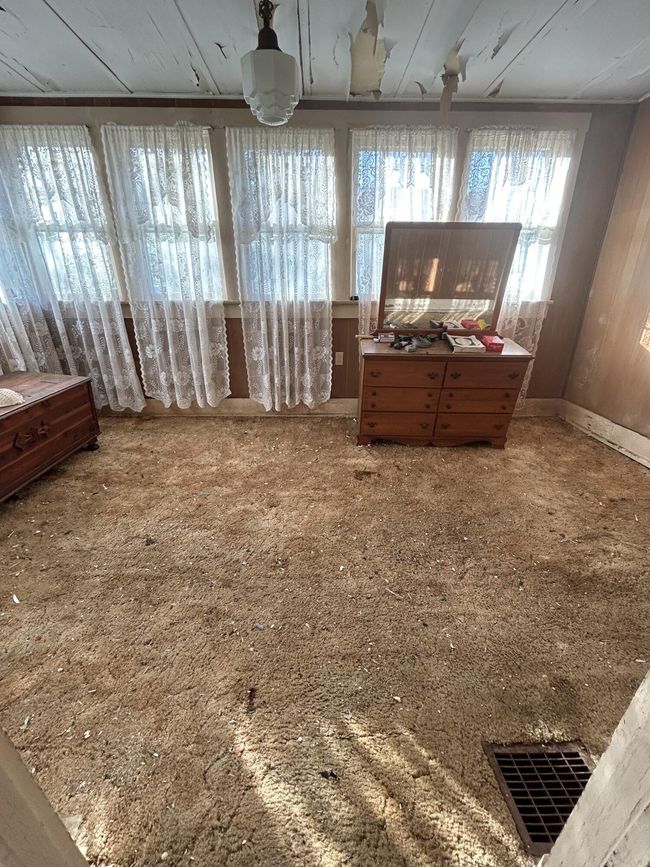 1065 N Main St, House other with 3 bedrooms, 2 bathrooms and null parking in Whitwell TN | Image 6