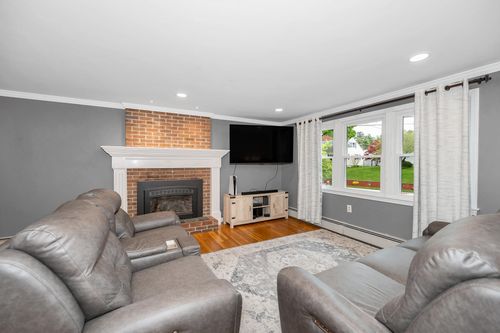 9 Sunrise Drive, Hudson, NH, 03051 | Card Image