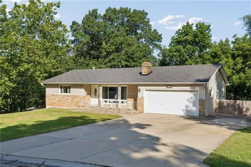 6826 N Baltimore Ave, Gladstone, MO, 64118-2469 | Card Image