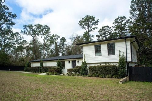 1221 Attapulgus Hwy, Quincy, FL, 32352-6943 | Card Image