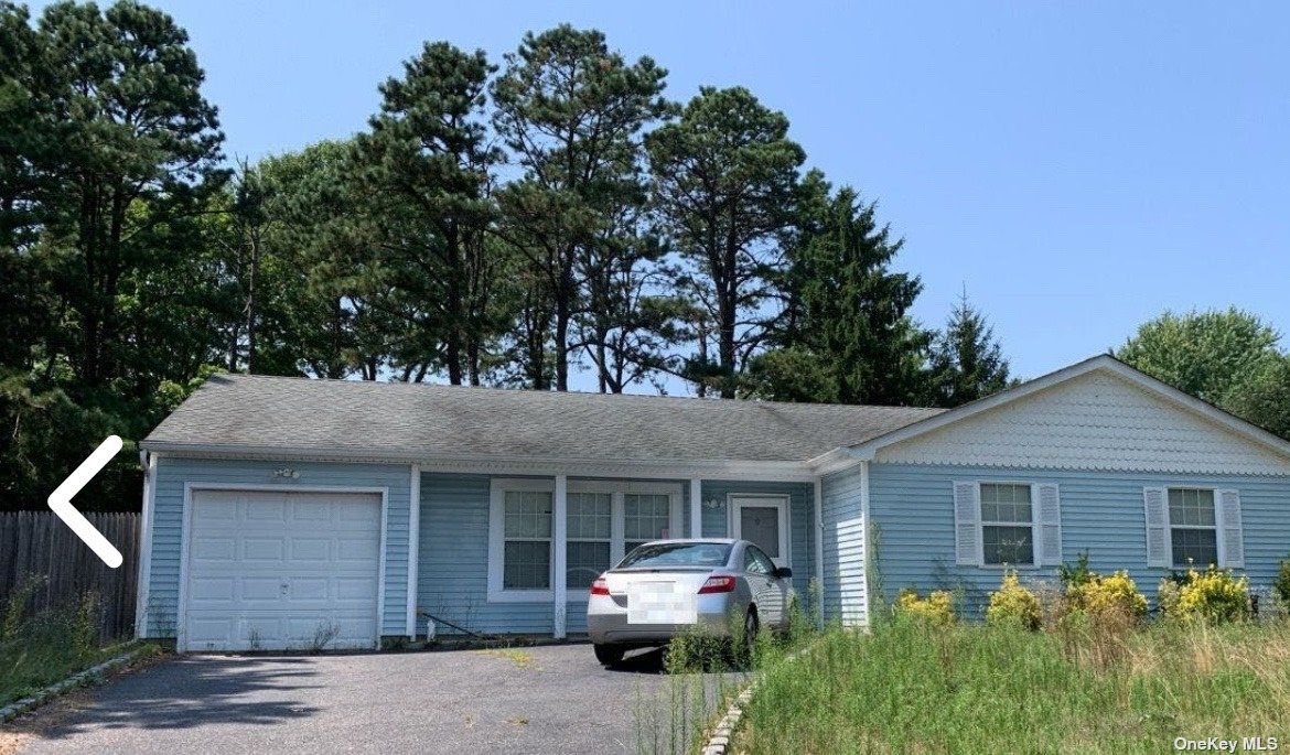 Wading River Hollow Rd, Middle Island, NY 11953