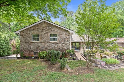 9040 Ruby Ln, GAinesville, GA, 30506-5926 | Card Image