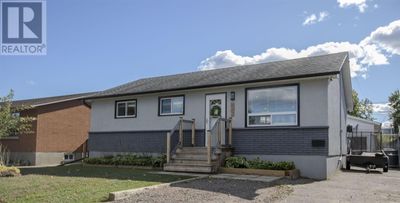 422 Cartier Crt, Home with 4 bedrooms, 2 bathrooms and null parking in Thunder Bay ON | Image 1