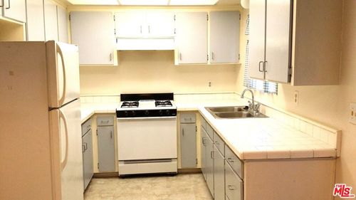 324-2501 W Redondo Beach Blvd, Gardena, CA, 90248-2102 | Card Image