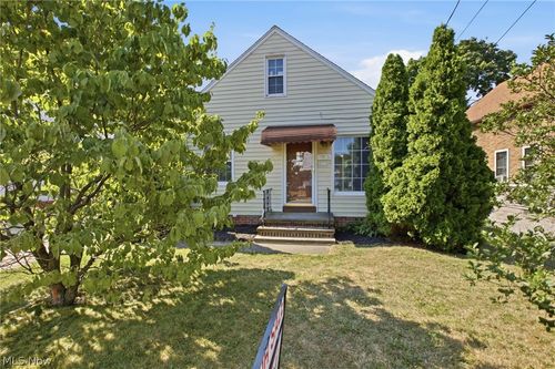 2915 Tampa Ave, Cleveland, OH, 44109-4762 | Card Image