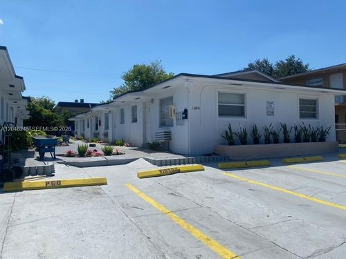 3-16120 Ne 19th Pl, North Miami Beach, FL, 33162-4852 | Card Image