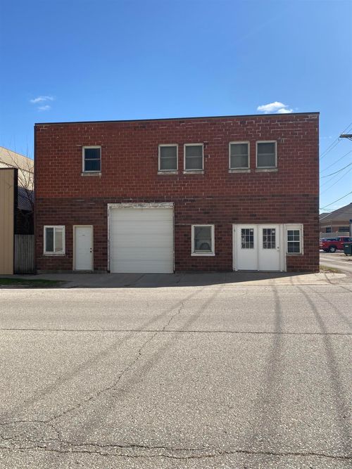 504 Wilson St, Dysart, IA, 52224-9746 | Card Image