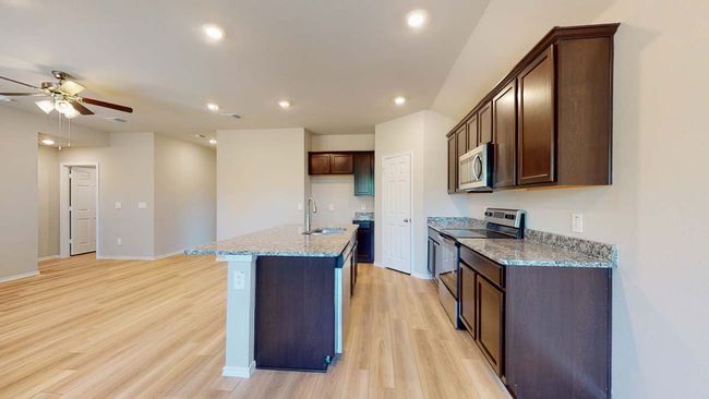 210 Rearden Blvd, House other with 3 bedrooms, 2 bathrooms and 2 parking in Jarrell TX | Image 6