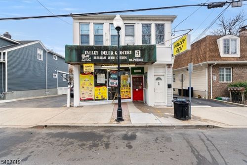 117 Valley Rd, Clifton, NJ, 07013-1119 | Card Image