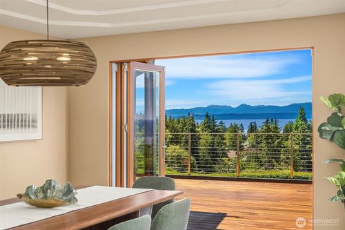 17020 74th Ave W, Edmonds, WA, 98026-5104 | Card Image