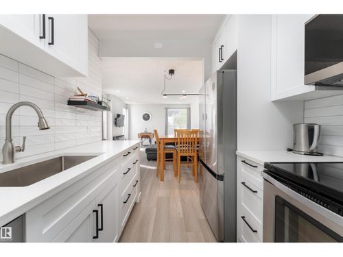1164 Knottwood Rd East, Edmonton, AB, T6K2J8 | Card Image