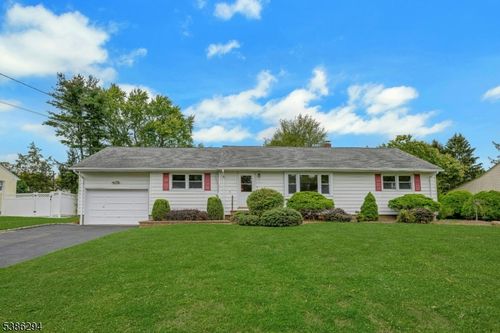 7 Berkshire St, Whippany, NJ, 07981-2309 | Card Image