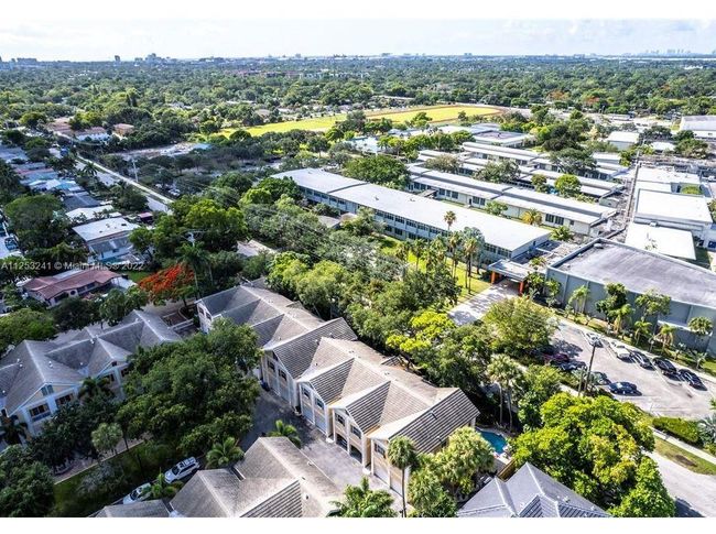 UNIT-35 - 545 Sw 18 Th Ave, Townhouse with 3 bedrooms, 3 bathrooms and null parking in Fort Lauderdale FL | Image 62