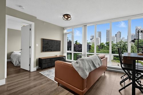 308-4189 Halifax St, Burnaby, BC, V5C0H9 | Card Image