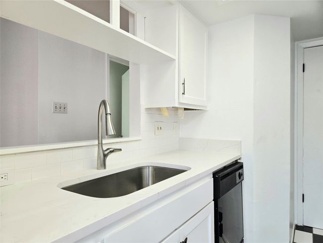 APT-10 - 2906 West Ave, Condo with 2 bedrooms, 2 bathrooms and 2 parking in Austin TX | Image 4