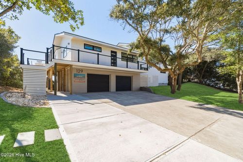 129 Dogwood Cir, Pine Knoll Shores, NC, 28512-6134 | Card Image