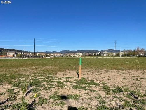 2181 Nw Fendle Way, McMinnville, OR, 97128 | Card Image