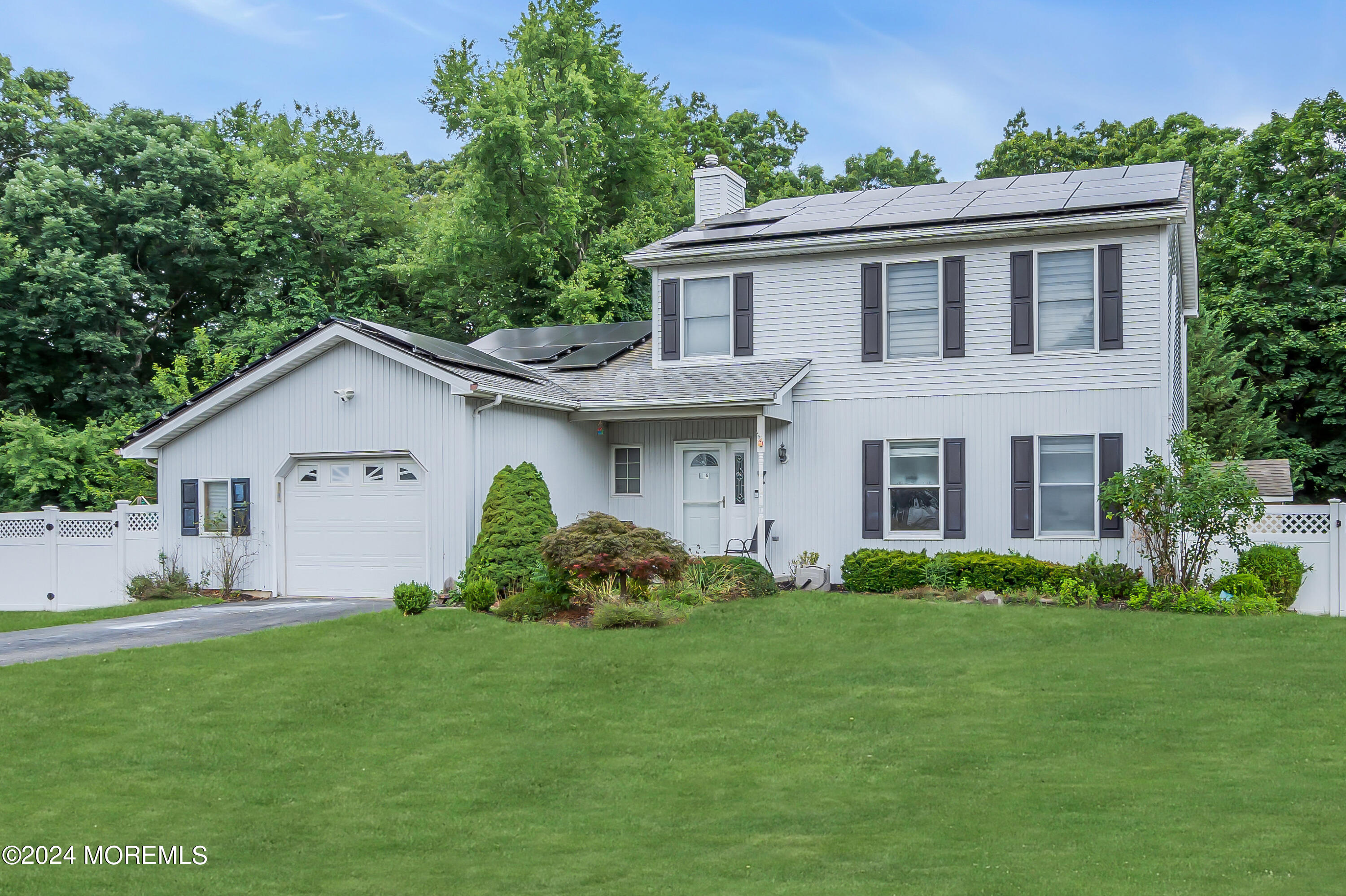 Mulberry Ct, Jackson, NJ 08527