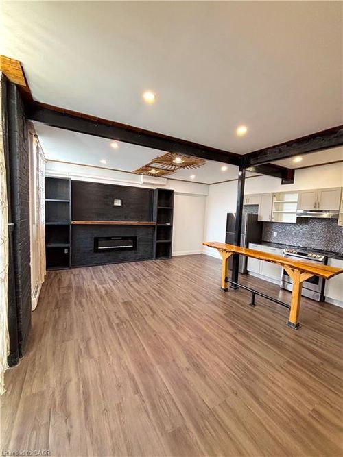 12-7 Foundry St, Dundas, ON, L9H2V6 | Card Image