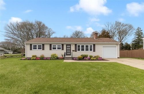 50 Riverview Ave, Westerly, RI, 02891-3223 | Card Image