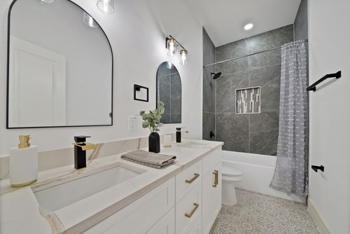 1130 E Hattie St, Fort Worth, TX, 76104-1511 | Card Image