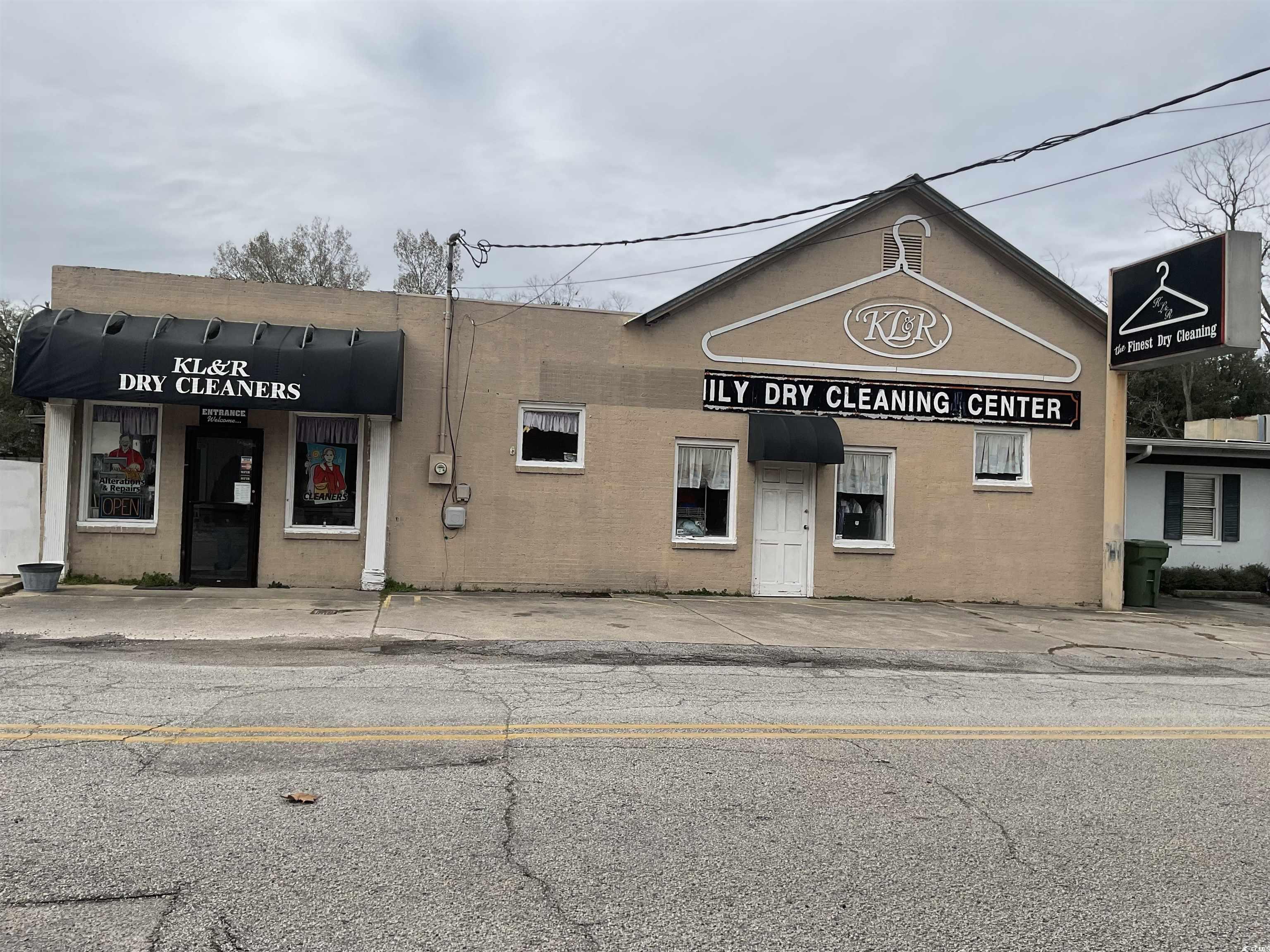 210 S Jackson St, Kingstree, SC 29556