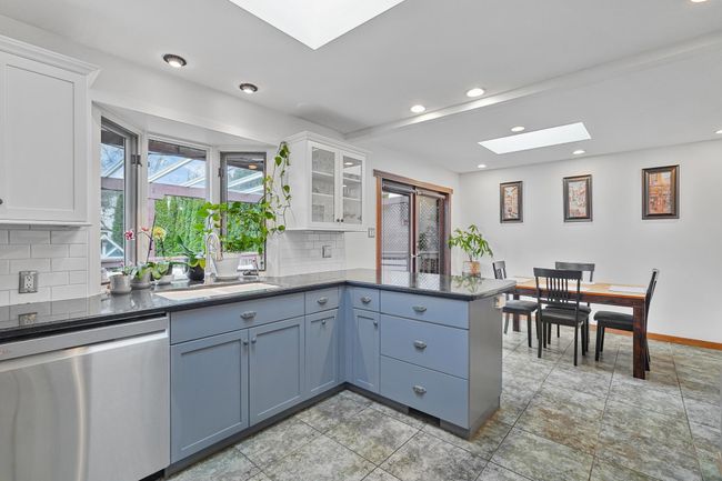 779 Adiron Ave, House other with 4 bedrooms, 3 bathrooms and 2 parking in Coquitlam BC | Image 11