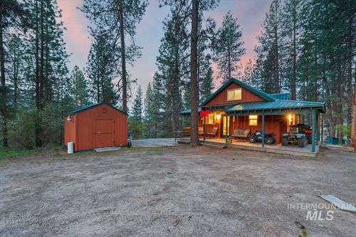 15 Cloudy Ln, Garden Valley, ID, 83622-5121 | Card Image